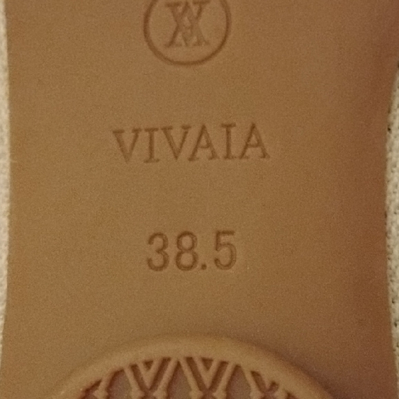 VIVAIA Women's Beige Pineapple Embroidered Flats - Picture 2 of 2